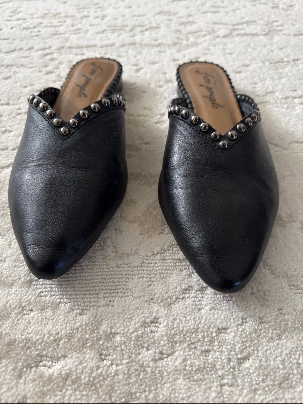 Free People Black Pointed Leather Mule w/Silver Stud Trim Size 9.5 or 40 - Picture 4 of 5